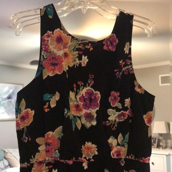 Floral Romper - Picture 2 of 3